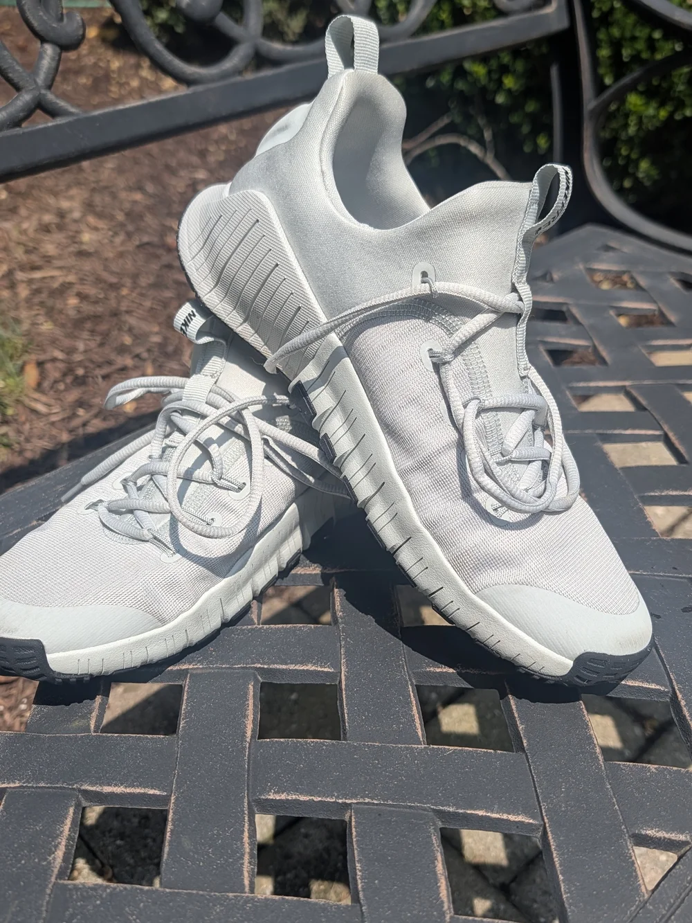 Nike Women's Light Gray Athletic Sneakers